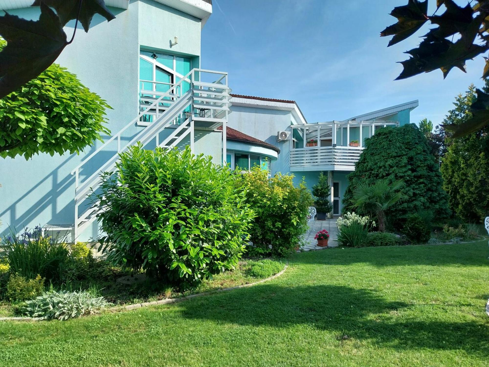 Cozy Rooms In Wine Town - Modra Exterior photo